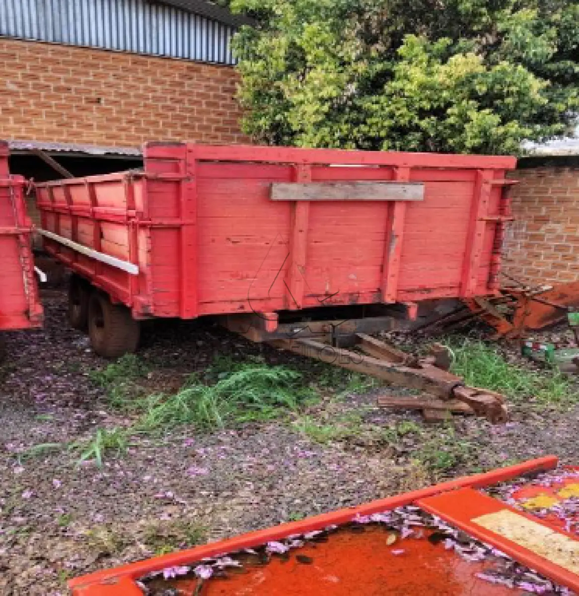 LOTE 005 - Carreta agrícola de madeira