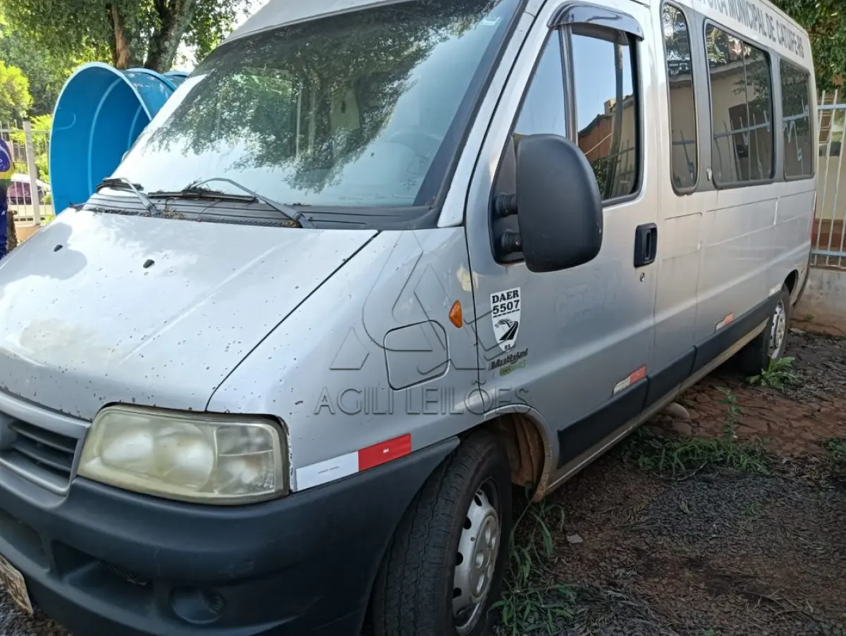 LOTE 024 - VAN(MICROÔNIBUS) ; 0 KM; FIAT/DUCATO MC TCA MIC; CAPACIDADE 16 LUGARES; POTENCIA 127 CV; ANO 2013 E MODELO 2014; COR PRATA; A DIESEL; CHASSI 93W245H34E2126168; RENAVAM 00587498790; 5 MARCHAS A FRENTE + 1 RÉ; COM TACÓGRAFO DIGITAL; COM AR CONDICIONADO; DIREÇÃO HIDRÁULICA; AIRBAG PARA MOTORISTA; TRAVA ELÉTRICA DAS PORTAS ; VIDROS ELÉTRICOS NAS PORTAS DIANTEIRAS.