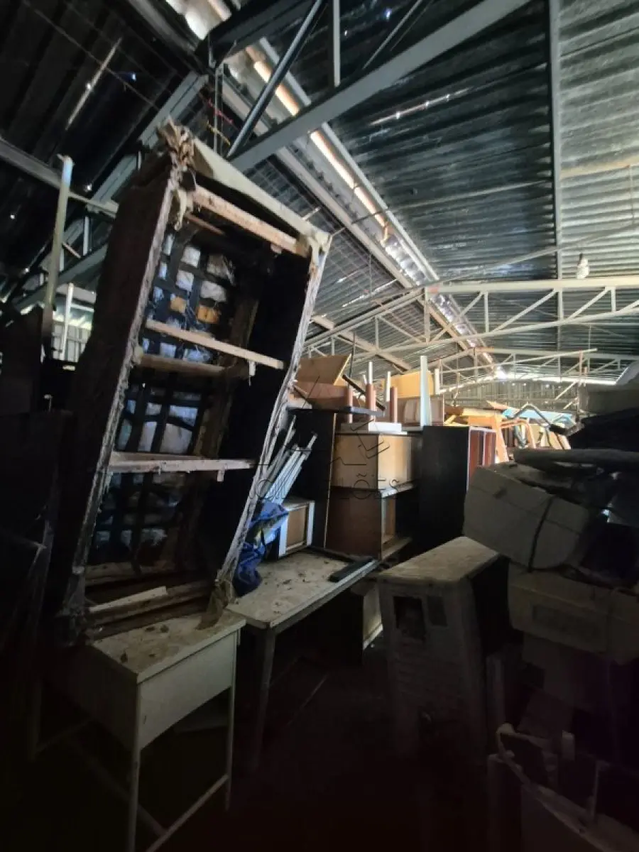 LOTE 001 - MOBILIÁRIO	 	EM	 	GERAL,	 	INFORMÁTICA, ELETRÔNICOS,
	ELETRODOMÉSTICOS,	 	EQUIPAMENTOS
ODONTOLÓGICOS E HOSPITALARES
(DEPÓSITO DE BENS 01 – CENTRAL DE BRITAGEM)