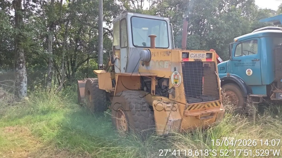 LOTE 009 - M-57 CARREGADEIRA CASE W20E