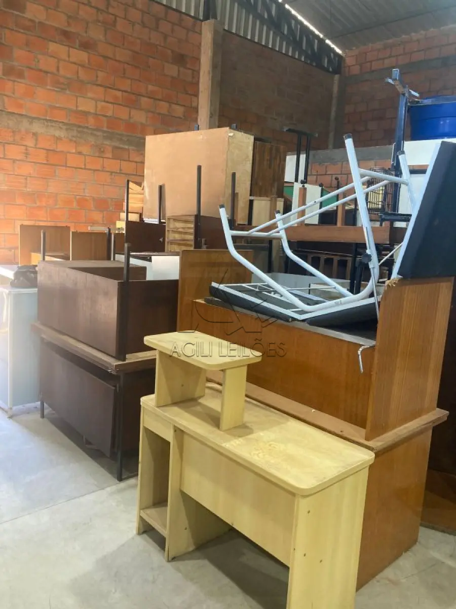 LOTE 002 - INFORMÁTICA ELETRÔNICOS, MOBILIÁRIO EM GERAL E
INSTRUMENTOS MUSICAIS (DEPÓSITO DE BENS
02 )