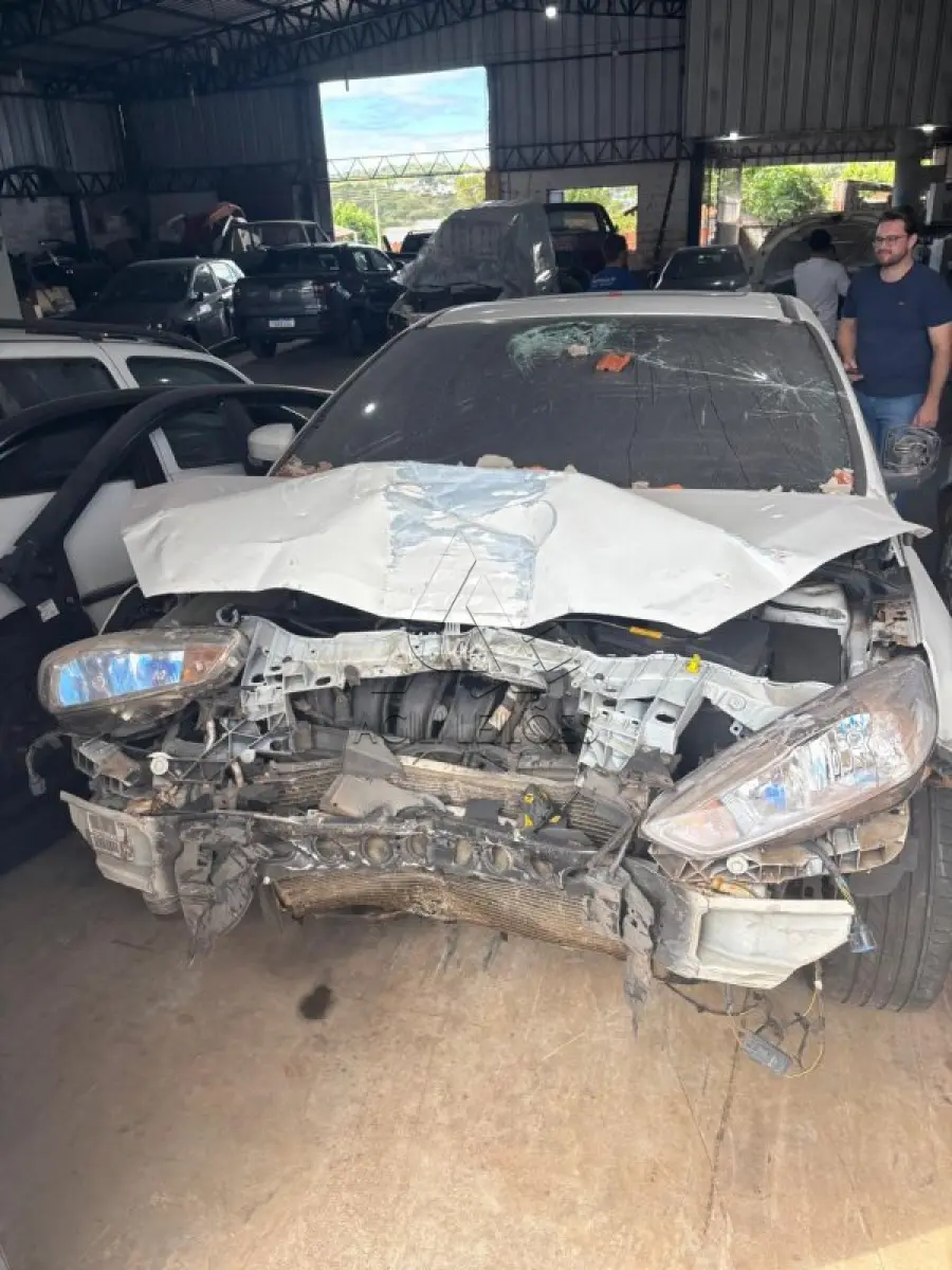 LOTE 001 - FORD FOCUS
