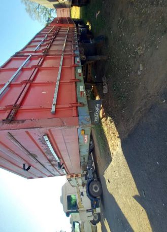 Foto de SEMIRREBOQUE PLACA IRG2750