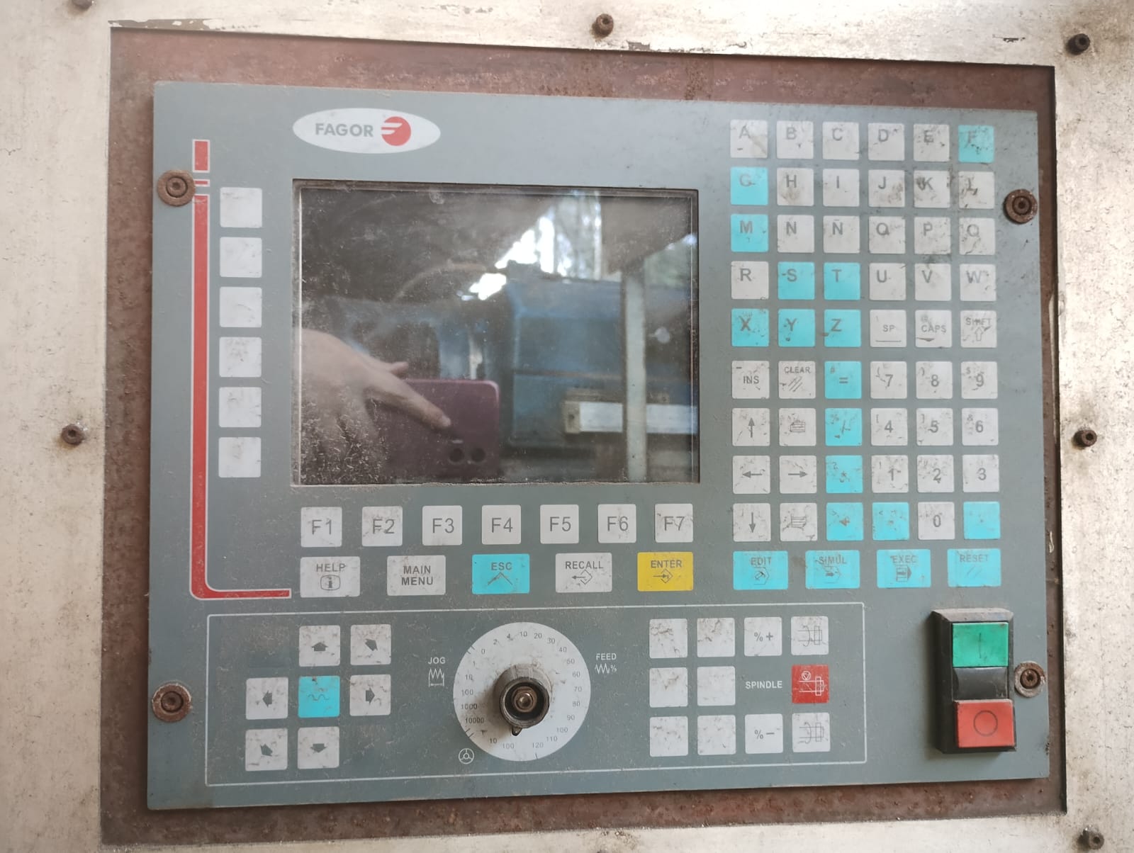 Foto de 1 FRESADORA DE MESA HURON MX5. ANO 1989. RETROFIT COM COMANDO CNC FAGOR EM 2004.