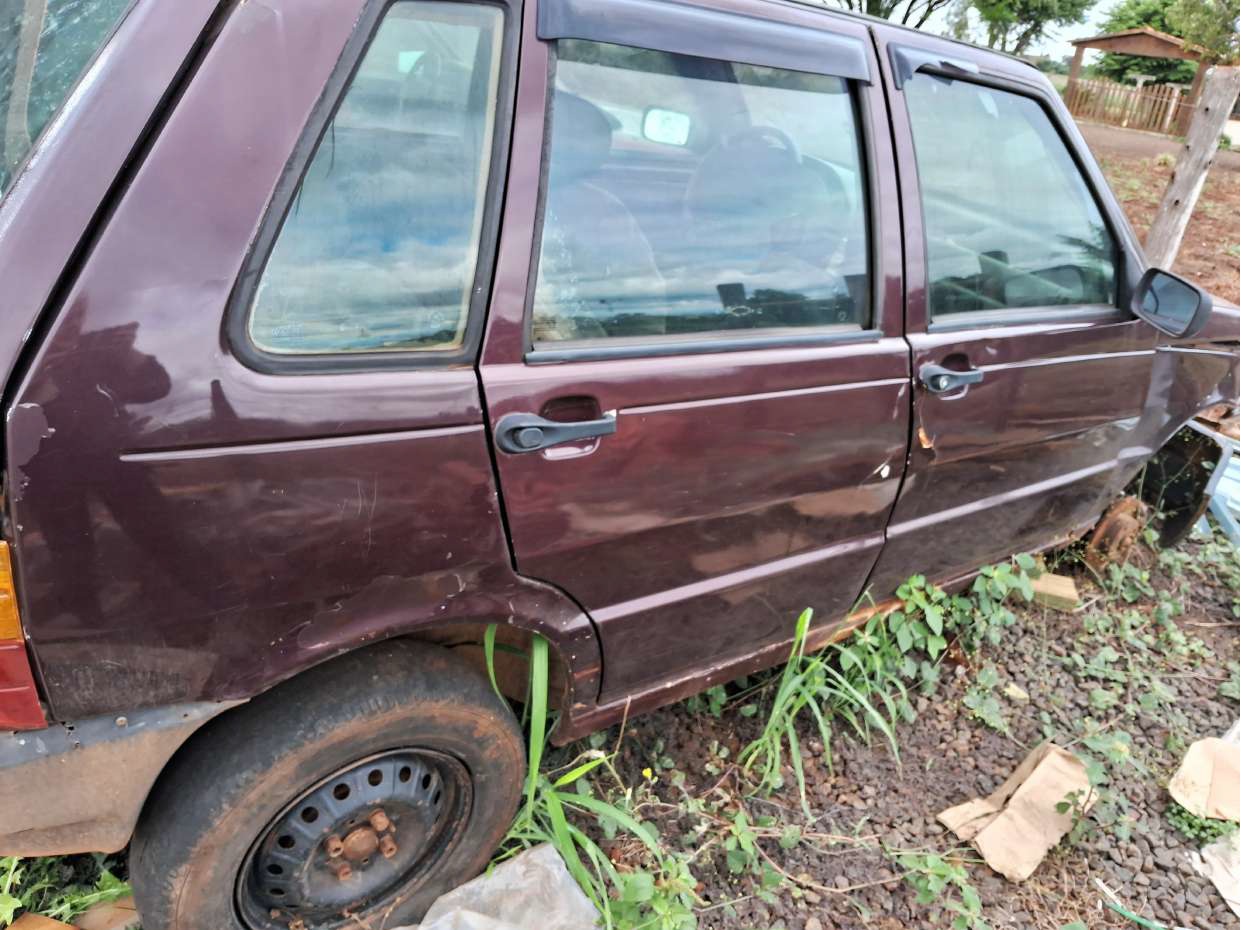 Foto de 1 VEÍCULO MARCA/MODELO FIAT/UNO MILLE FIRE, PLACA HRU6E93, PLACA ANTERIOR HRU6493, FABRICAÇÃO/MODELO...